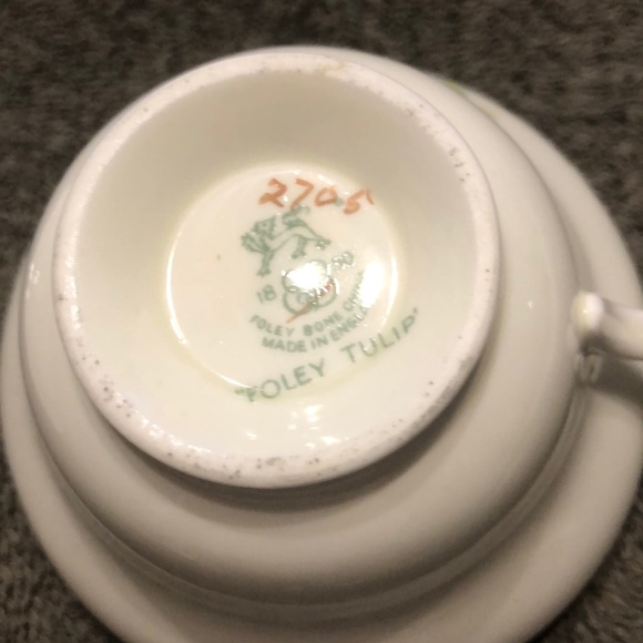 Vintage Foley Teacup and Saucer - Picture 5 of 7